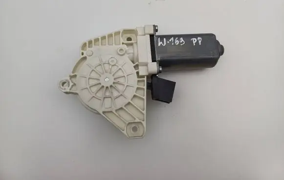 Mercedes-Benz A W169 Front door window regulator motor A1698204442