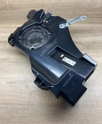 Audi A3 S3 A3 Sportback 8P Subwoofer speaker 8P4035382C