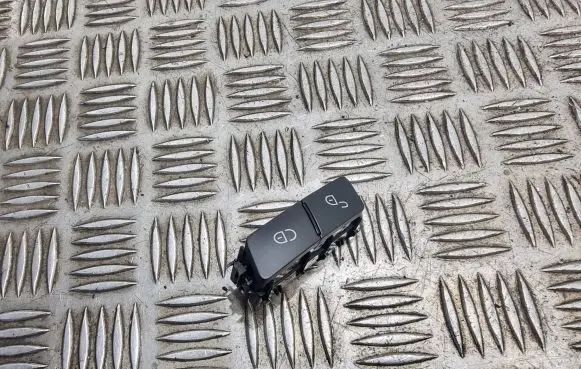 Mercedes-Benz E W212 Central locking switch button A2048706310