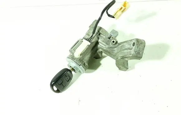Toyota Corolla Verso E121 Ignition lock 46020336 2039B
