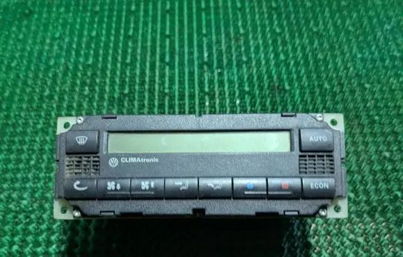 Volkswagen Golf IV Climate control unit 5HB00761702 3B1907044A