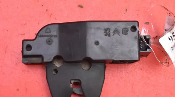 Peugeot 206 CC Tailgate/trunk/boot lock/catch/latch 9646091580