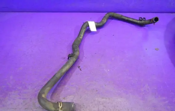 Engine coolant pipe/hose