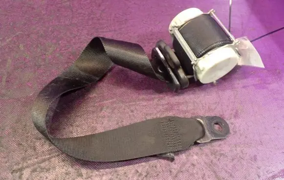 Ford Focus C-MAX Front seatbelt 33032388G