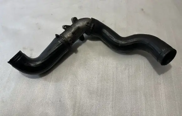 Intercooler hose/pipe