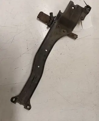 KIA Carens I Radiator mount bracket