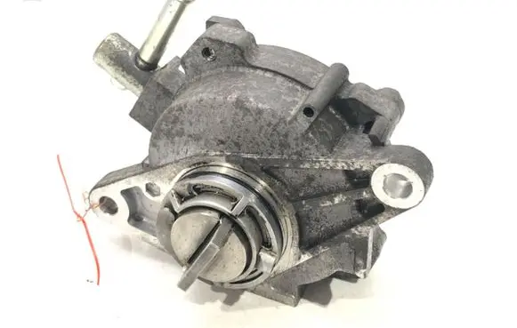 Mitsubishi Lancer VIII Vacuum pump 4N13