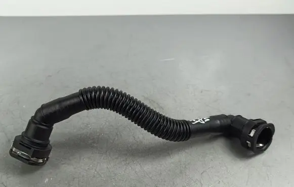 Coolant pipe/hose