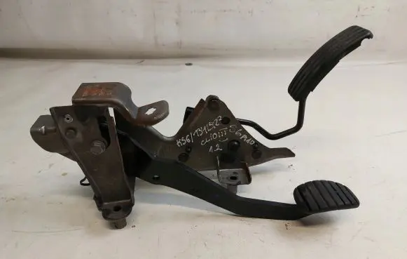 Renault Clio III Pedal assembly 8200297335