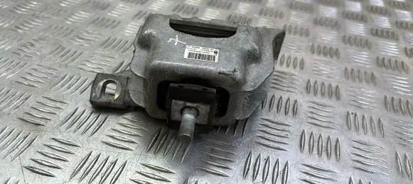Mini Cooper Countryman R60 Engine mount bracket 686235