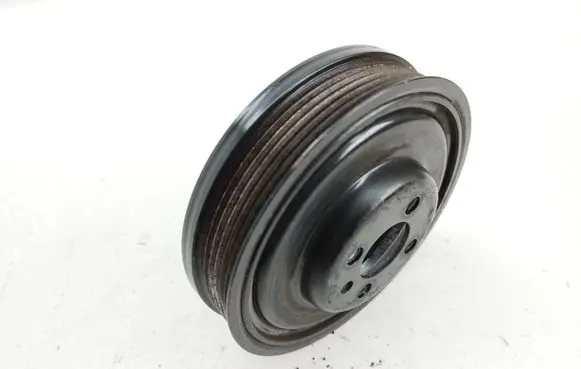 Volkswagen Golf VI Crankshaft pulley 038105243M