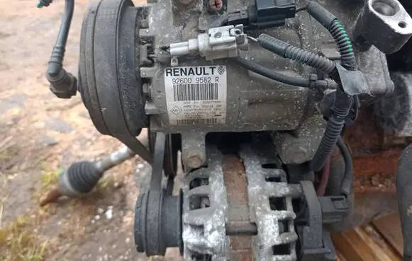 Renault Clio IV Generator/alternator 926009582R