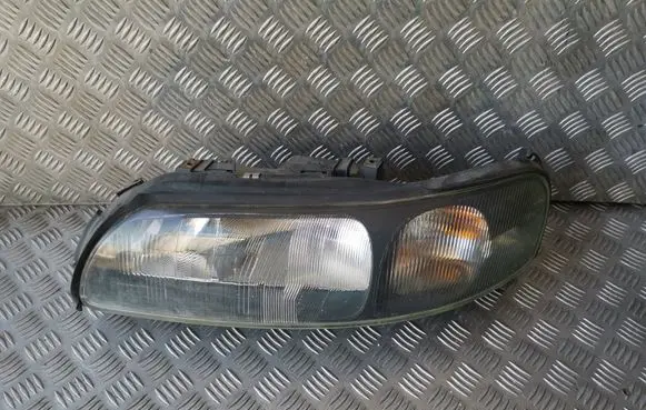 Volvo V70 Headlight/headlamp 8662919 89006878