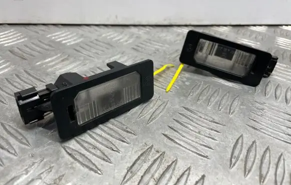 BMW 5 E60 E61 Number plate light 7165646