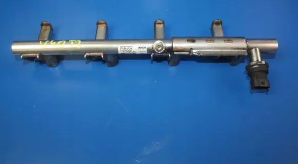 Volvo V40 Fuel main line pipe CJ5G9H487BA