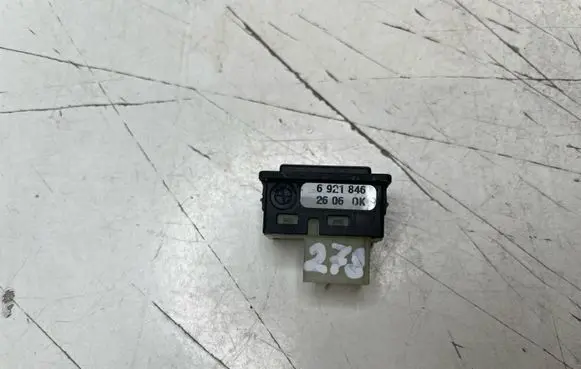 BMW 5 E60 E61 Tailgate opening switch 6921846