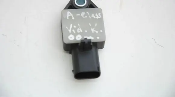 Mercedes-Benz A W169 Airbag deployment crash/impact sensor A1698210451