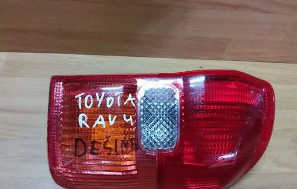 Toyota RAV 4 (XA20) Rear/tail lights