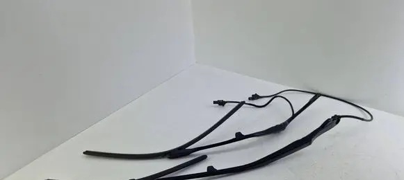 Volvo S90, V90 Front wiper blade arm 31440421 31440420