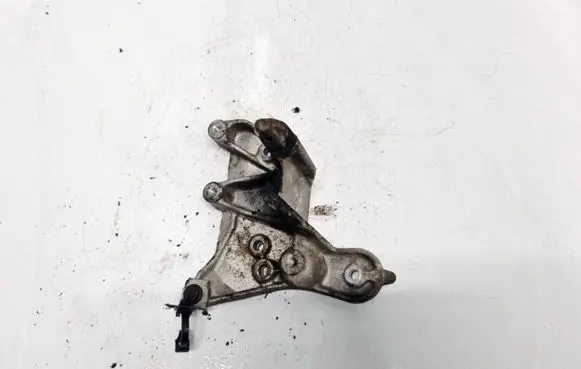 Volvo V50 Engine mounting bracket 9648584680