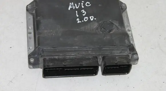Toyota Avensis T270 Engine control unit/module 8966105F20