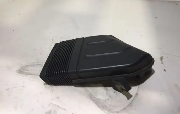 Audi A4 S4 B7 8E 8H Air intake duct part 8E0129617