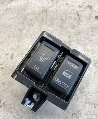 Nissan X-Trail T30 Seat heating switch