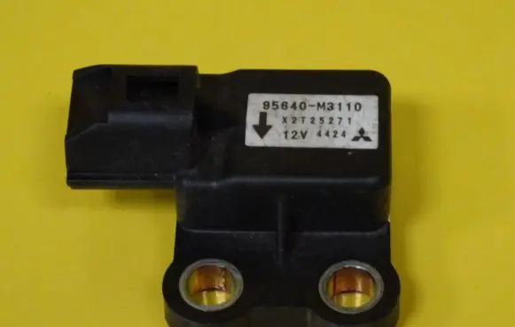 Hyundai Santa Fe Airbag deployment crash/impact sensor 95640M3110