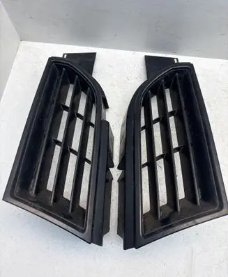 Mitsubishi Carisma Front bumper lower grill MR914635 MR914636 MR913904