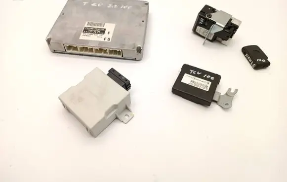 Toyota Corolla Verso E121 Engine ECU kit and lock set 896610F100 MB1758007625