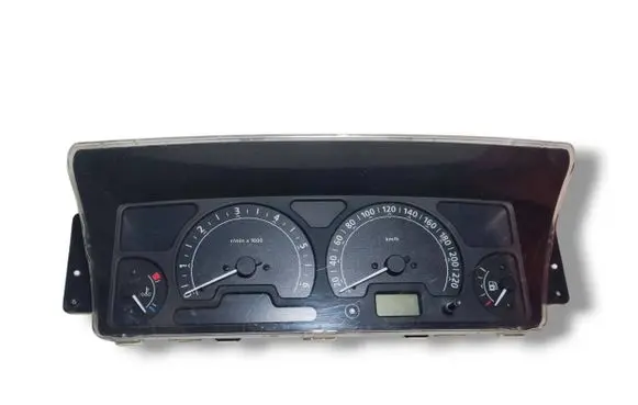 Land Rover Discovery Speedometer (instrument cluster) YaC001480