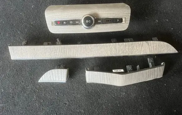 Volvo XC90 Panel trim 32318698 31688795 31688797