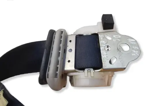 Toyota Corolla Verso AR10 Third row seat belt 7L1550 003233
