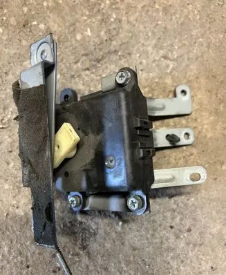 Nissan Terrano Air flap motor/actuator