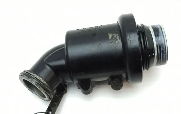 Mercedes-Benz C W204 Intake resonator A6511400087 4011195A 6511400087
