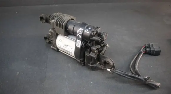 Porsche Macan (95B) Air suspension compressor/pump 95B616006D