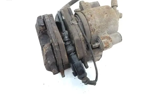 Volkswagen Golf Plus Front brake caliper