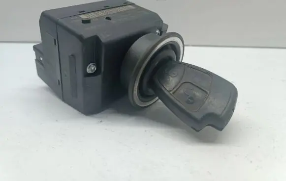 Mercedes-Benz E W211 Ignition lock 2115451408 A2115451408 33002209