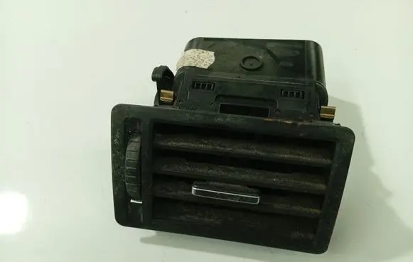 Ford C-MAX I Dash center air vent grill 3M51R018B09