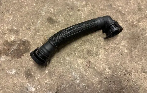 Audi A6 S6 C8 4K Breather/breather pipe/hose 05L103493C