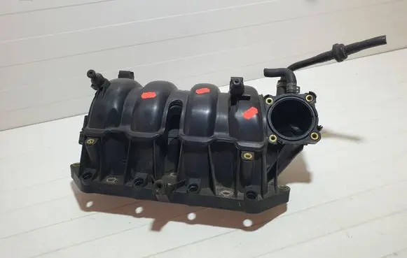 Volkswagen Polo III 6N 6N2 6NF Intake manifold 036129711 CX0013860B