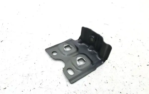 Mercedes-Benz GLA H247 Fender mounting bracket A1778802200