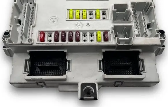 Alfa Romeo Giulietta Fuse box set 50562177