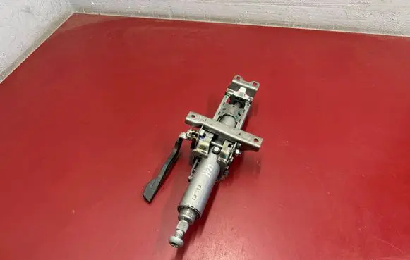 BMW X1 U11 Steering wheel axle 6891198