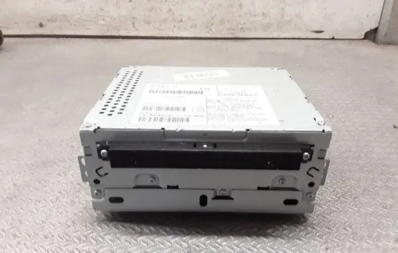 Volvo XC70 Radio/CD/DVD/GPS head unit 31210432