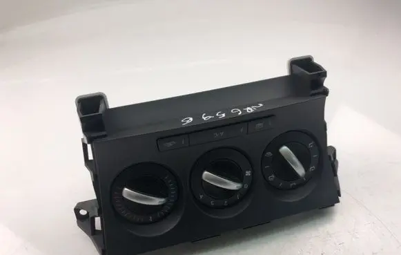 Mazda 3 II Climate control unit BHD41H27