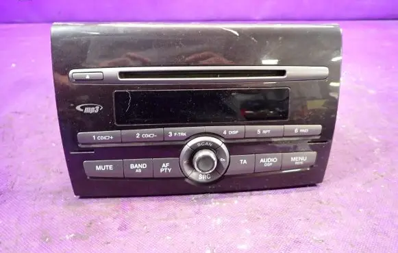 Radio/CD/DVD/GPS head unit