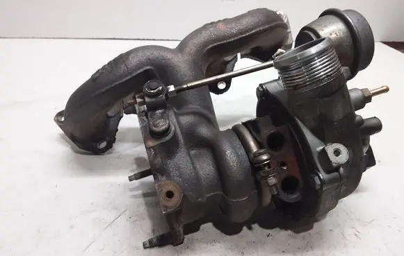 Volkswagen PASSAT B6 Turbo 03C145702S