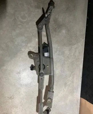 Volvo XC70 Front wiper linkage and motor 8624239 510104001