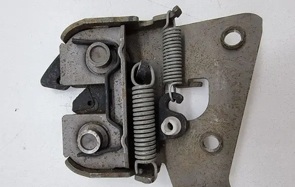 BMW 5 E60 E61 Seat back rest lock catch 7112863